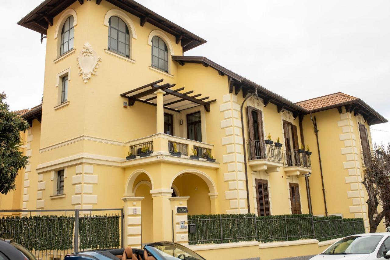 Il Palazzo - Luxury Home & Event โกเซนซา ภายนอก รูปภาพ